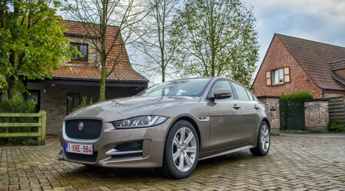Jaguar XE: кис-кис-кис